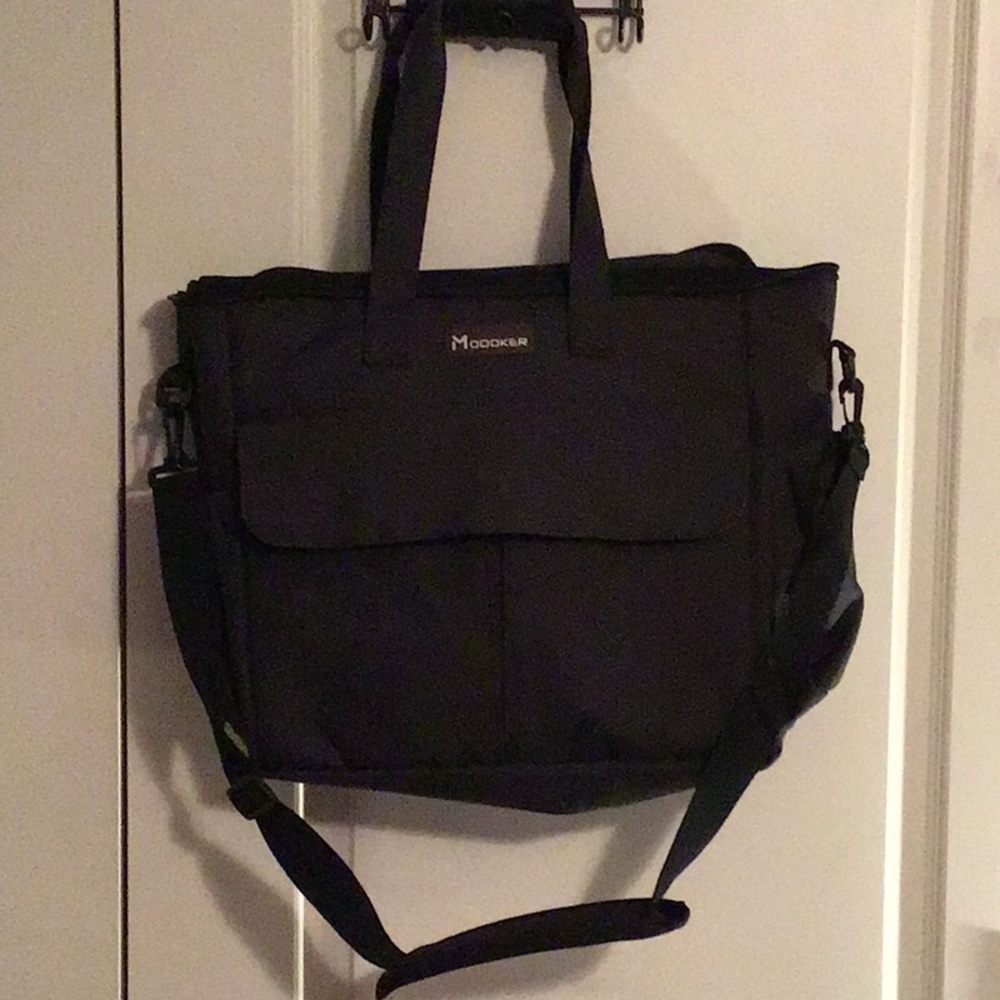 Large black diaper bag, brand name Modoker new without tags